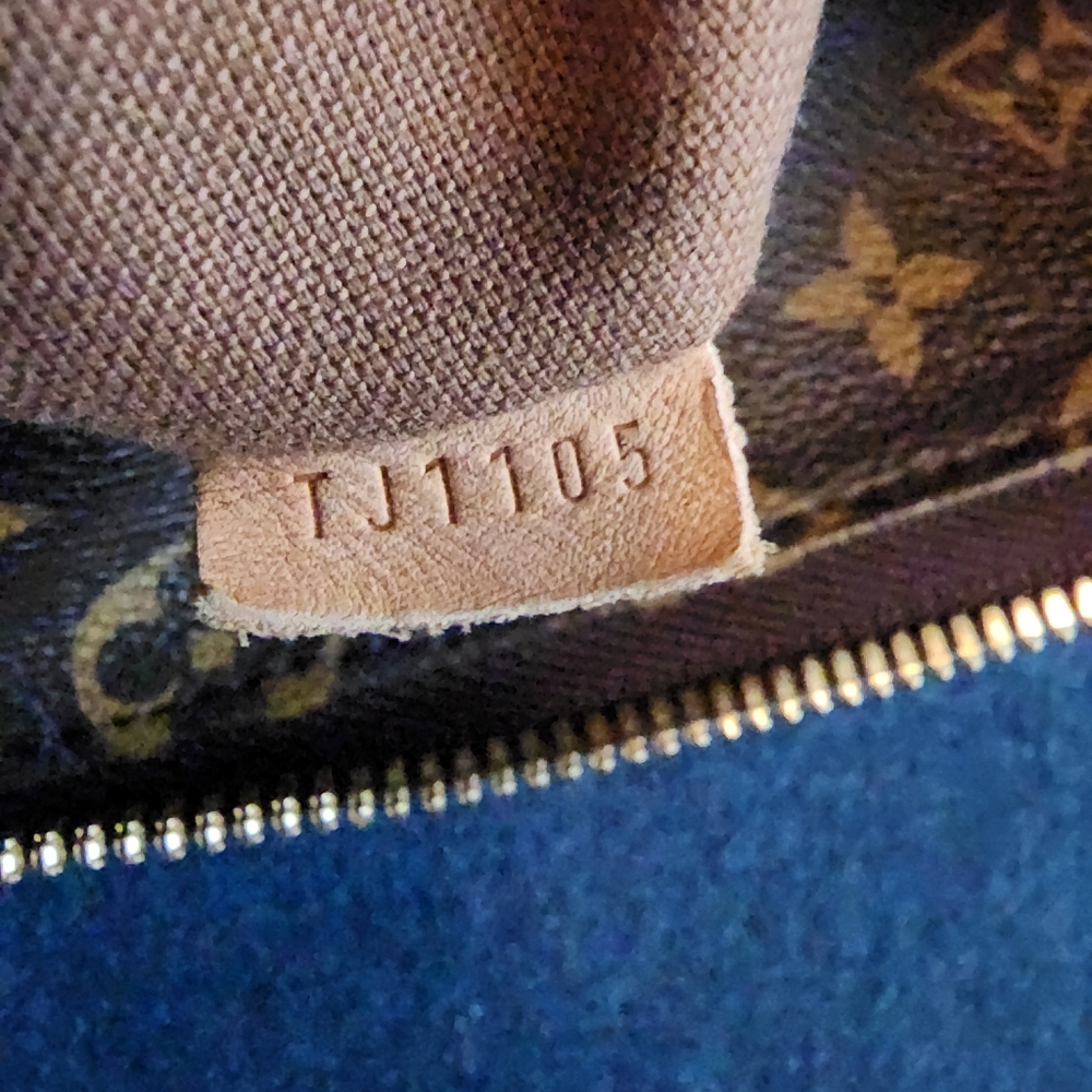 Louis Vuitton MM Monogram Sully
